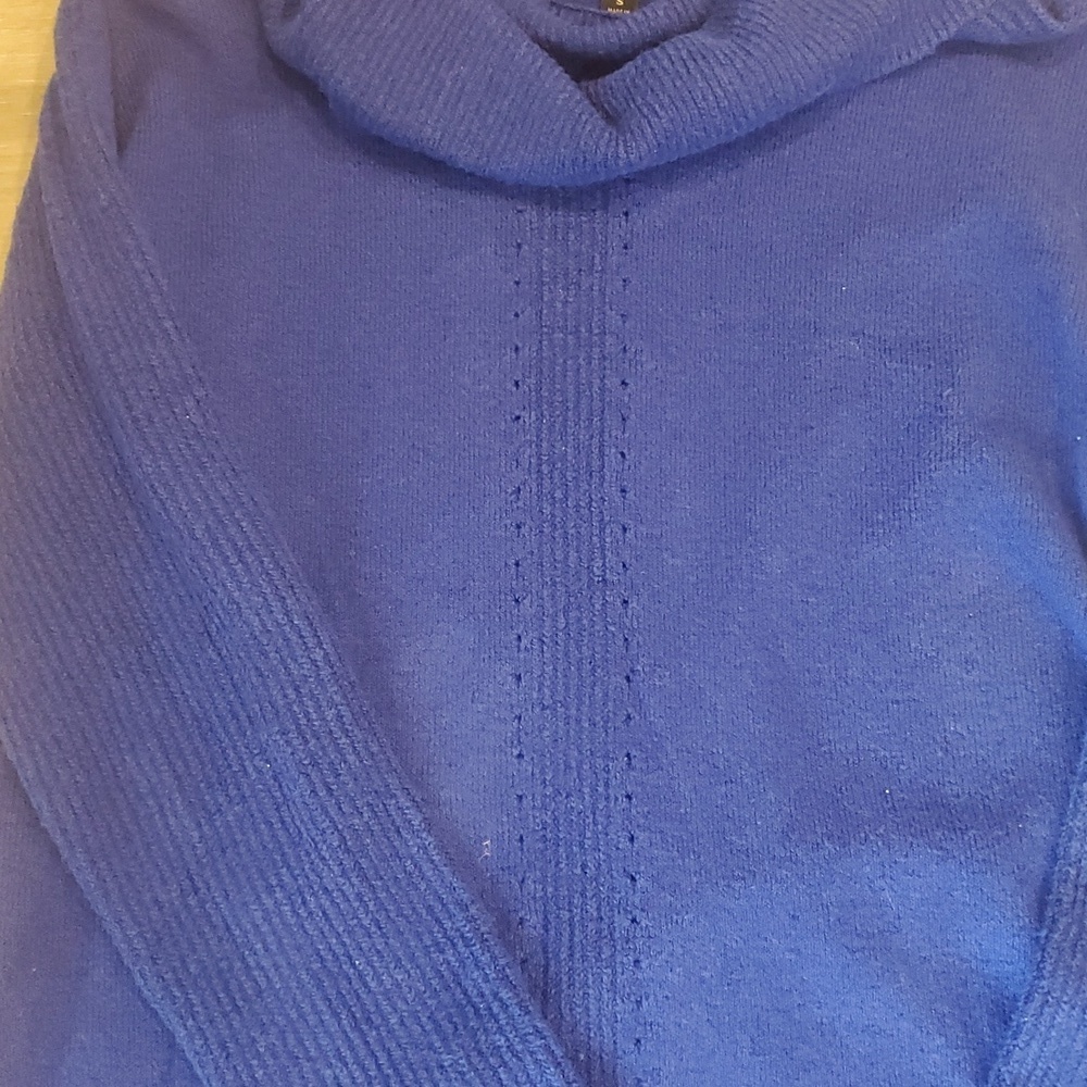 Blue Banana Republic and Light Blue Michael Kors Women's Sweater Bundle - Picture 4 of 6